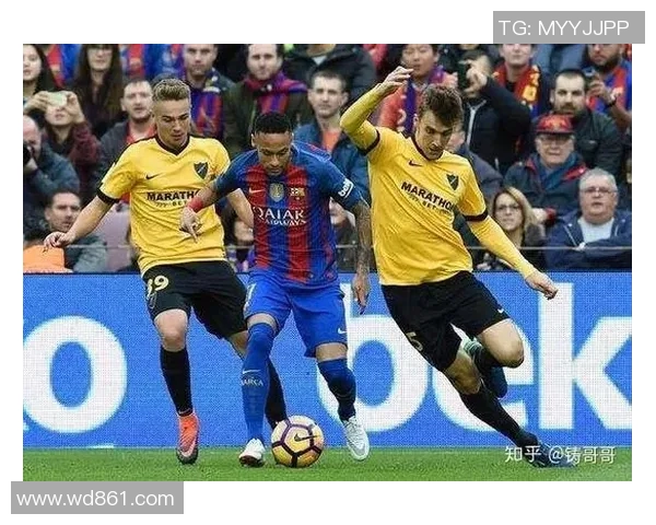 南京足球队盯防策略分析与比赛表现的得失总结